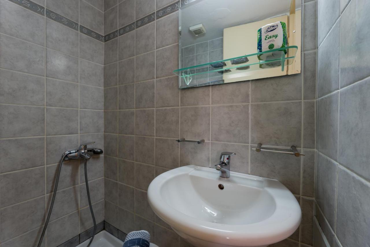 Kastro Aggeliki Apartment Kardhamili Bagian luar foto
