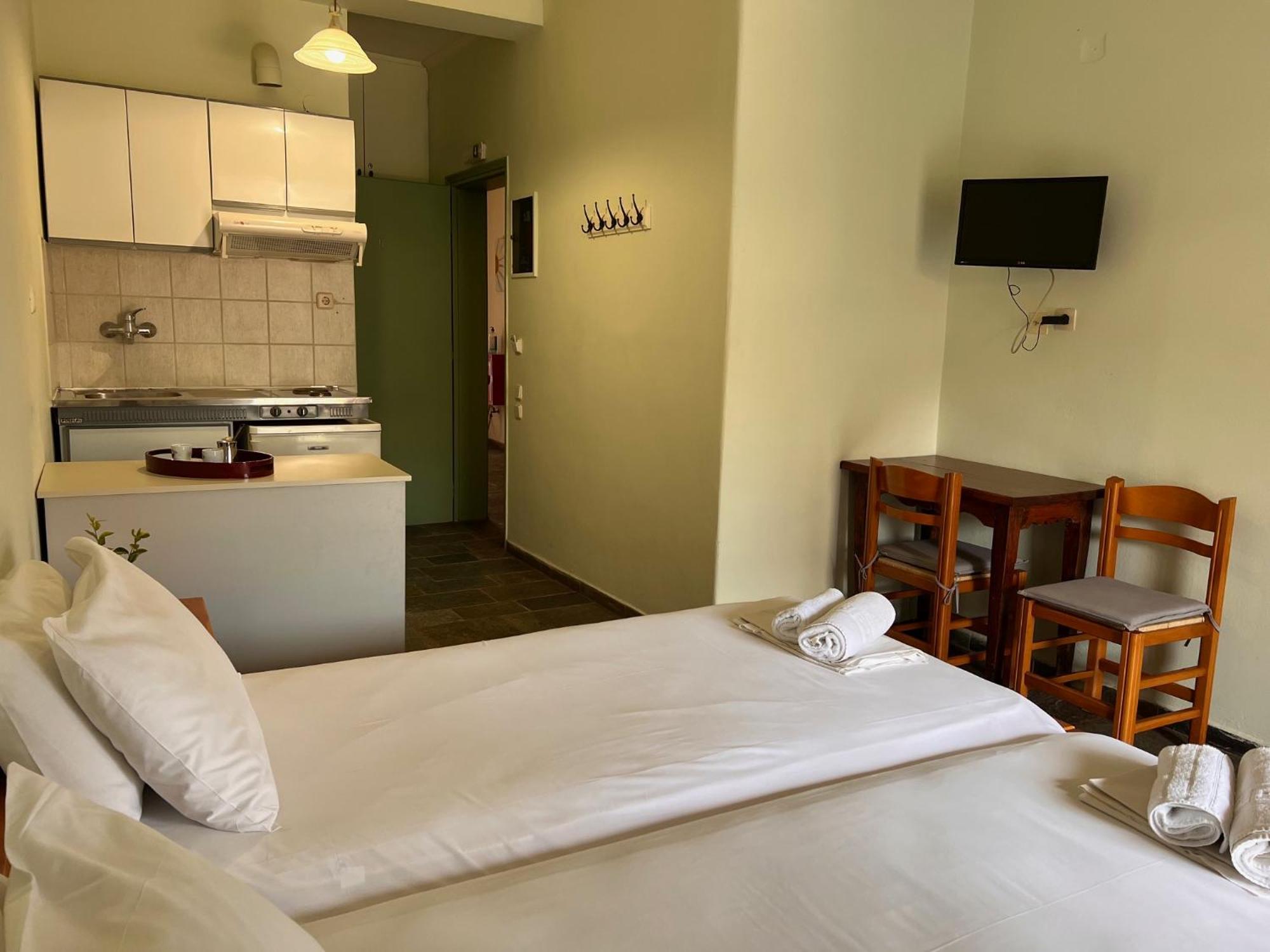 Kastro Aggeliki Apartment Kardhamili Bagian luar foto
