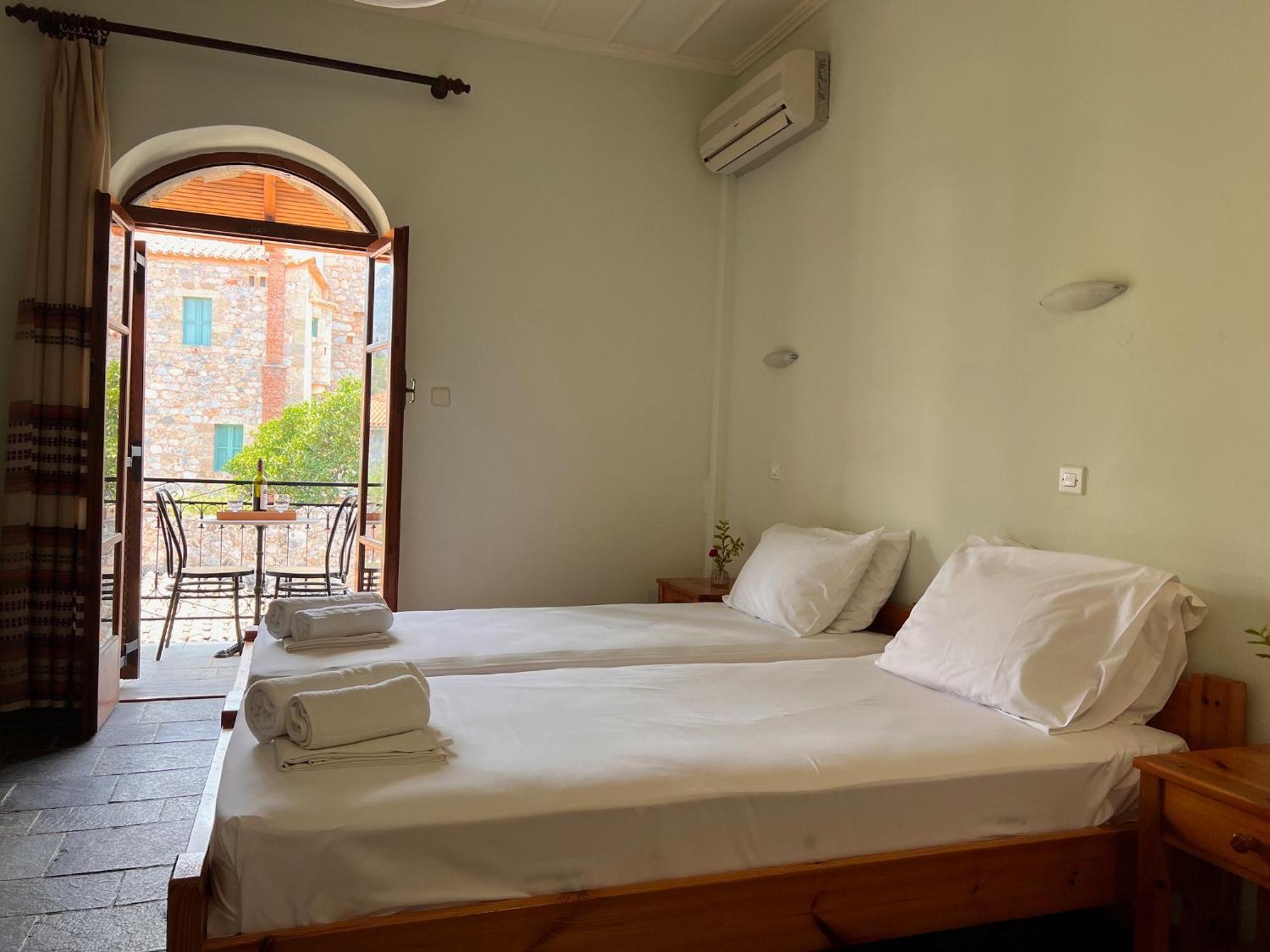 Kastro Aggeliki Apartment Kardhamili Bagian luar foto