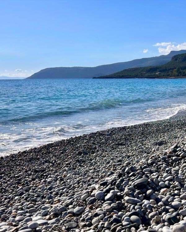 Kastro Aggeliki Apartment Kardhamili Bagian luar foto